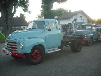 Weich-Blitz, Soft-Blitz, Alligator-Blitz (wegen der charakteristischen Motorhaube), Opels Lkw-Klassiker der 50er Jahre ist unter vielen Namen bekannt.