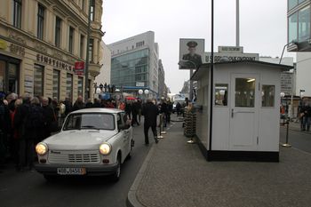 Trabant Universal 1.1 LE von 1990 am ehemaligen Checkpoint Charly | Foto: Auto-Medienportal.Net/Voigt