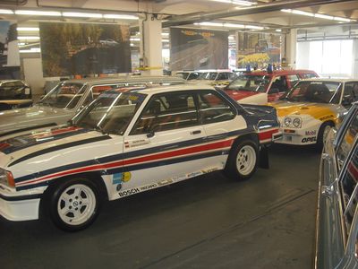 Dienstwagen, rennfertig: Ascona 400 und Manta 400 von Rallyelegende Walter Röhrl