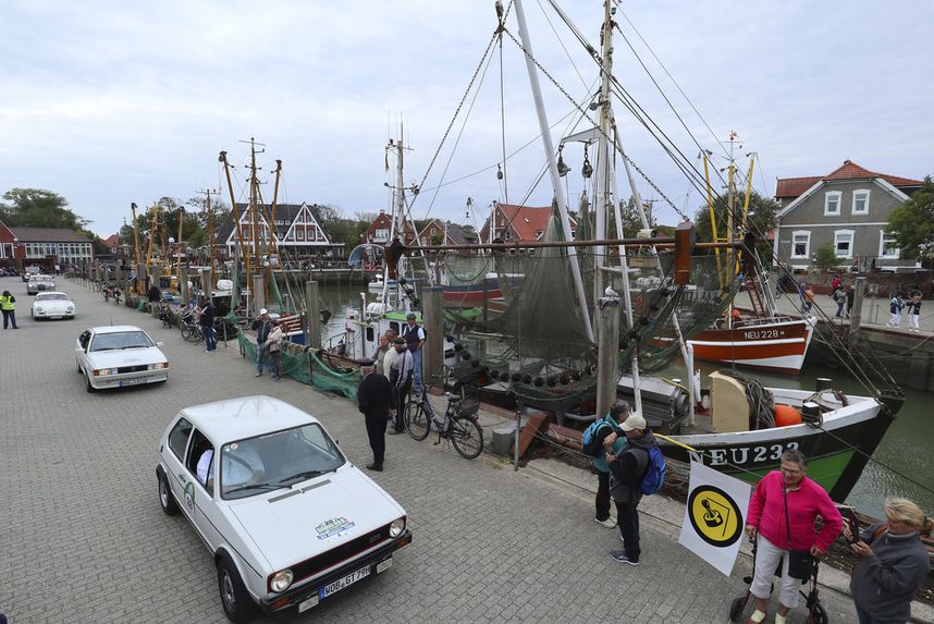 Hamburg-Berlin-Klassik 2018: Im Hafen von Neuharlingersiel. Foto: Auto-Medienportal.Net/Sonntag