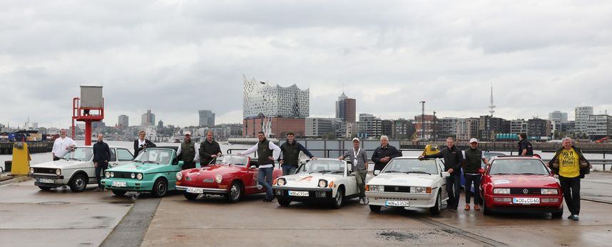 Hamburg-Berlin-Klassik 2018: Team Autostadt an der Hafenspitze des UNIKAI. Foto: Auto-Medienportal.Net/Autostadt